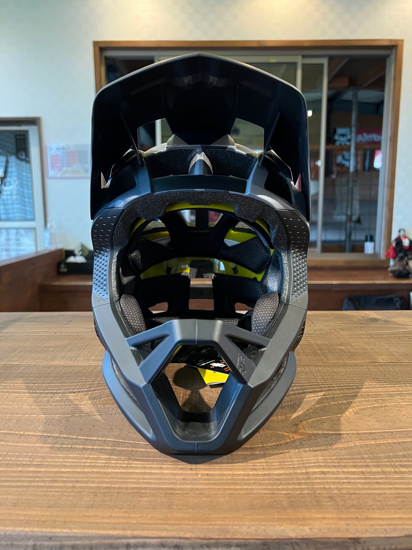 FOX フォックス PROFRAME プロフレーム Mサイズ BLACK 黒 迷彩柄 BMX ヘルメット 男女兼用 正規代理店契約商品 ■