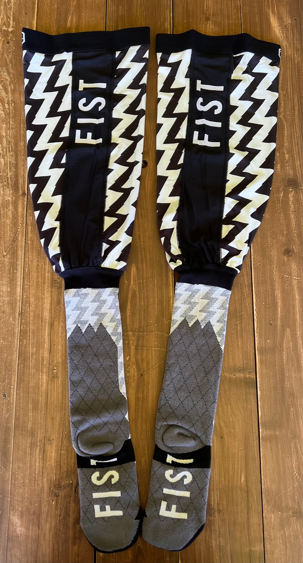 送料無料 FIST HANDWEAR フィスト BRACE SOCK 男女兼用 ストリート ブレース ソックス 靴下 ブラック×ホワイト BMX 全国通信可能 ◎ ★
