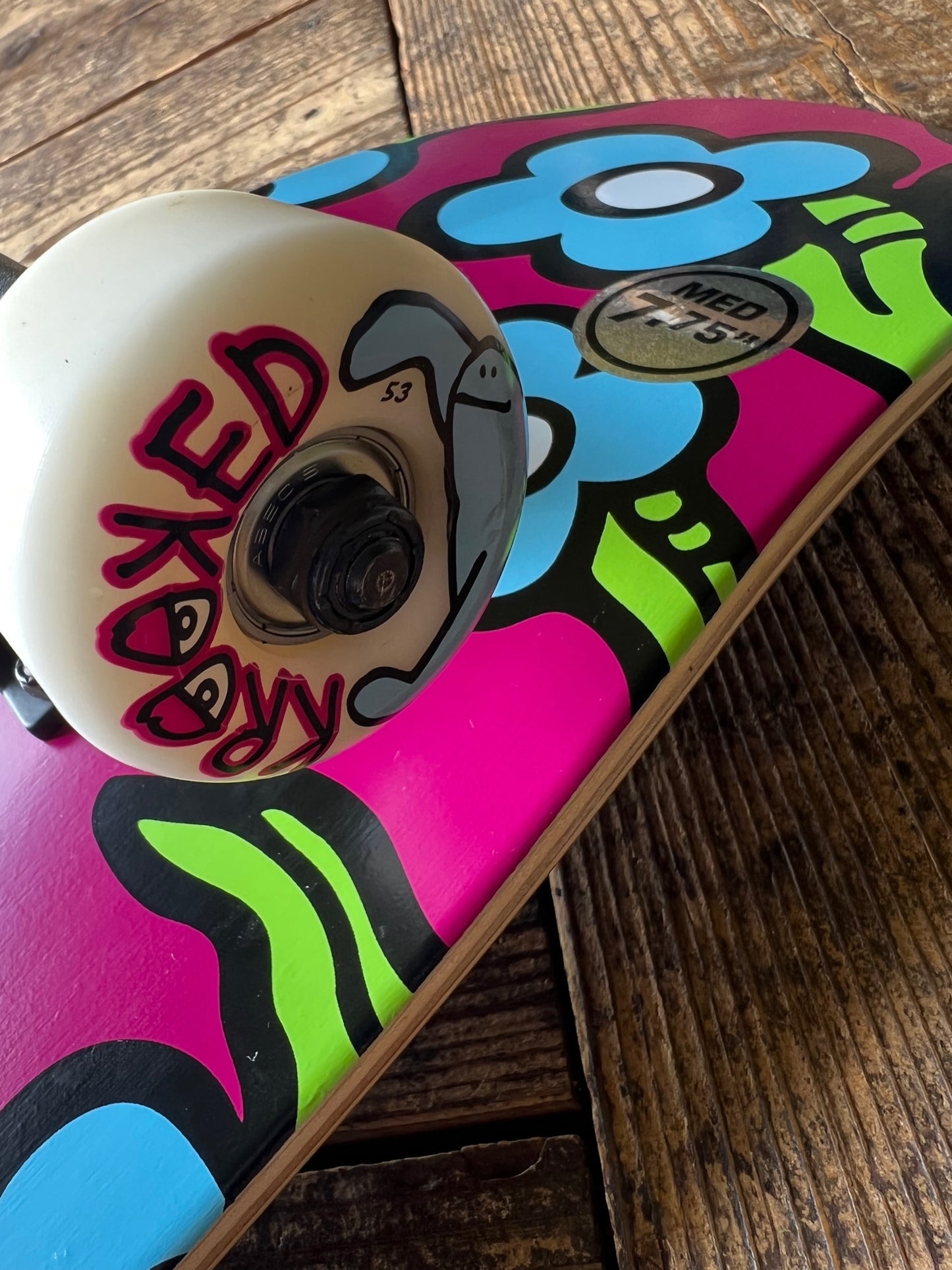 KROOKED WILD STYLE MED7.75 ワイルドスタイルフラワーズ 完成品 ピンク 初心者 子供用 ジュニア スケートボード クルキッド コンプリート 7.75インチ 正規代理店契約商品 ■