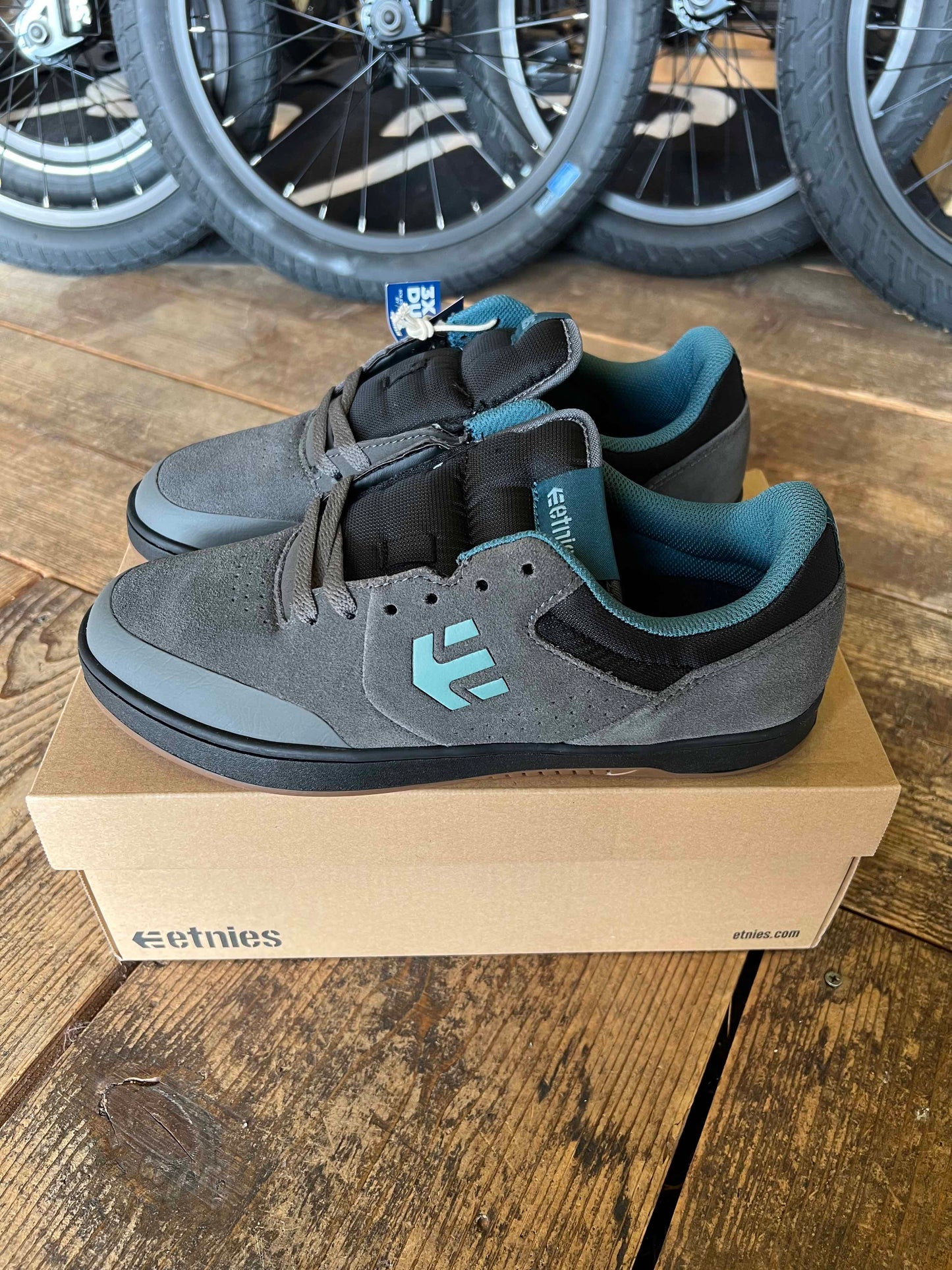 ETNIES エトニーズ MARANA GREY/BLACK/SLATE 26.5cm BMX SKATEBOARD シューズ 正規代理店契約商品 ■