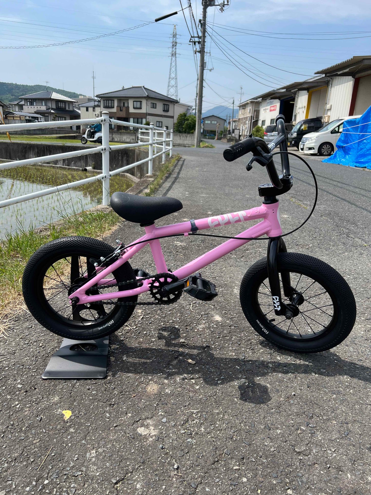 ★送料込み 人気商品 BMX CULT 2024 JUVENILE 14インチ コンプリート  完成車 カルト 初心者 おすすめ  ピンク キッズ KIDS 全国通販可能 ■